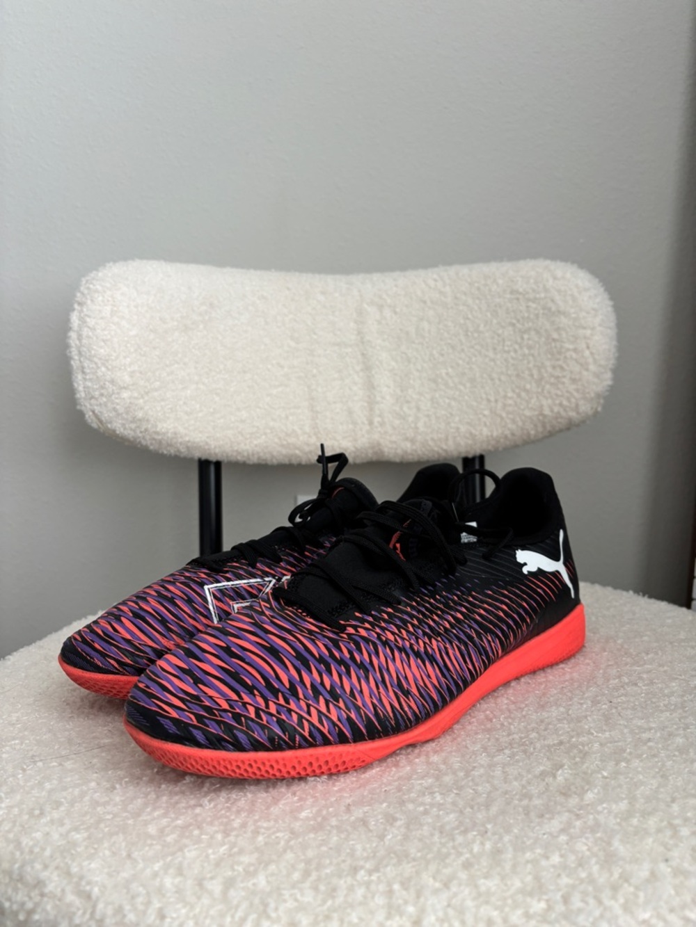 PUMA SOCCER SHOES - Picture 2 of 7